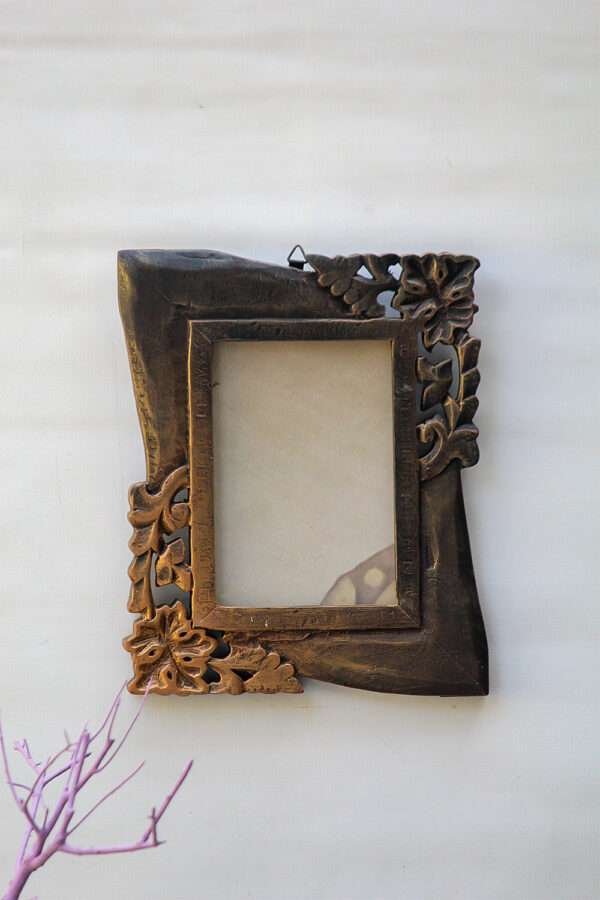 Exquisite Wooden Carved Photo Frame with Metallic Finish | 2 Colour Tone (Golden & Black)